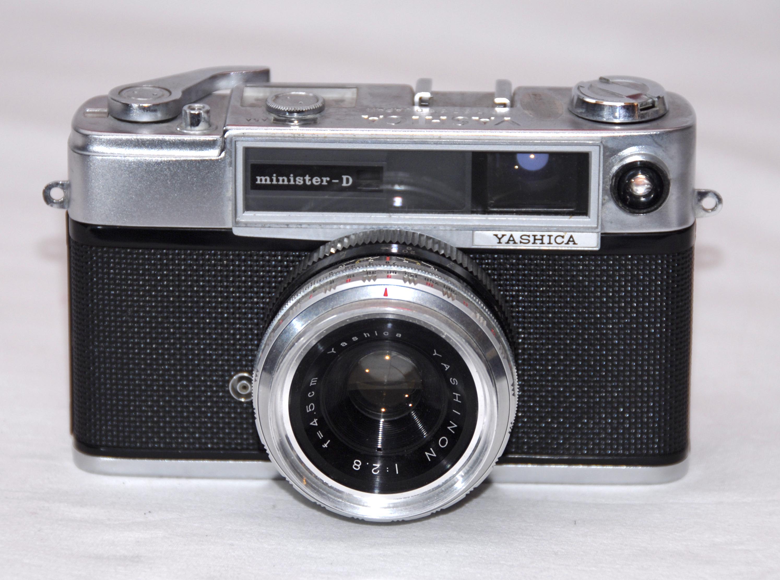 YASHICA MINISTER D
